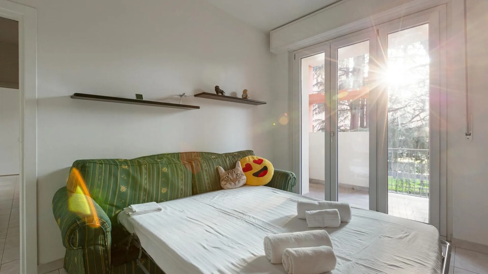 Apartment Corvetto M3 - Bright Apt. With Balcony! Milan