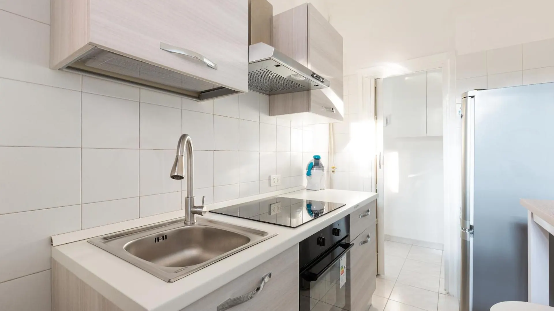 Corvetto M3 - Bright Apt. With Balcony! Milan 0*,  Italy